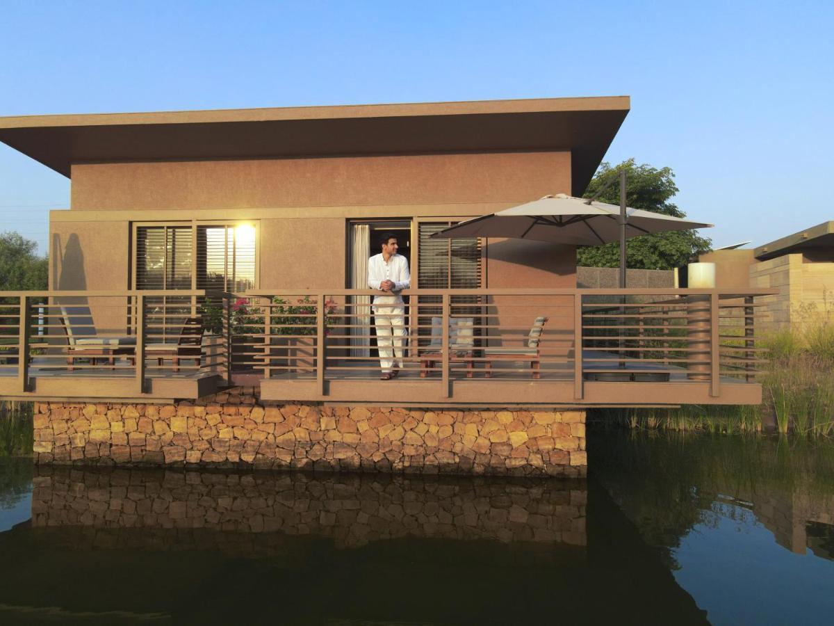 Life At Repose- Lake Villas Resort & Club Chor Warodra Exterior photo