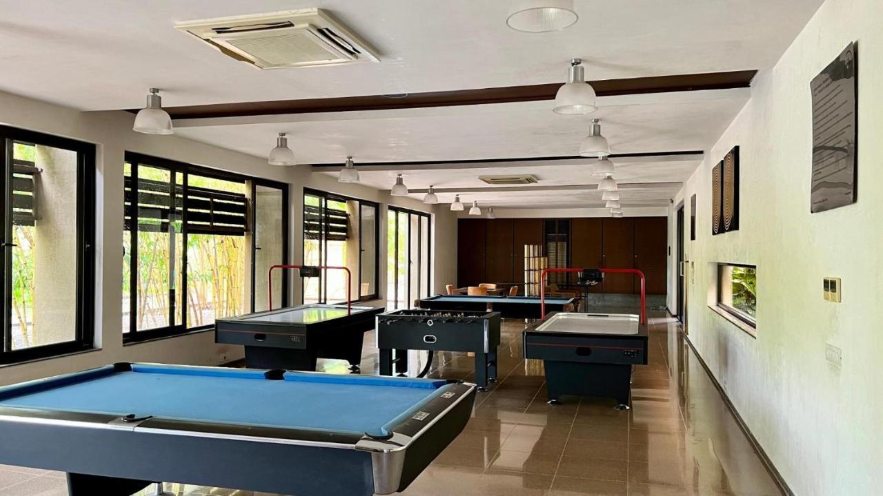 Life At Repose- Lake Villas Resort & Club Chor Warodra Exterior photo