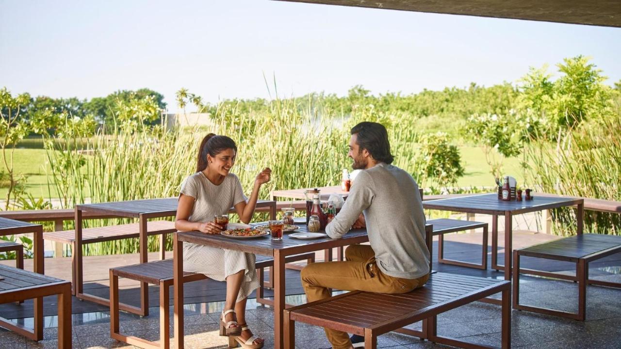Life At Repose- Lake Villas Resort & Club Chor Warodra Exterior photo